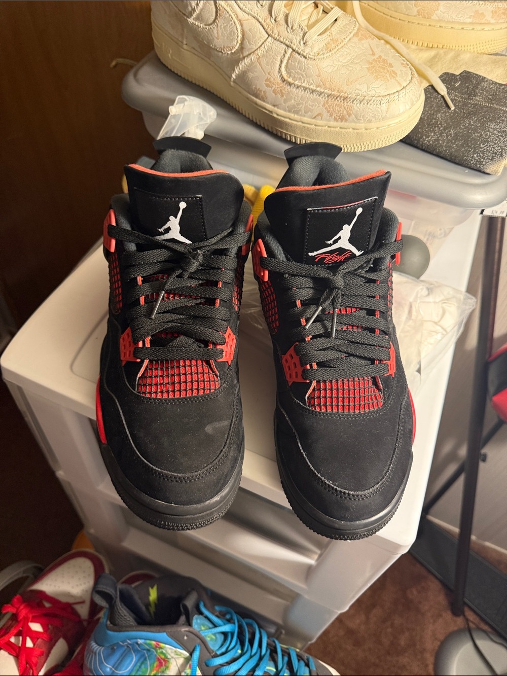 Jordan 4 - Picture 2 of 6